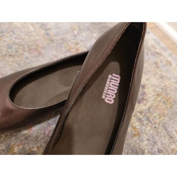 Munro Leather Bronze Flats Size 9W - Picture 2 of 9